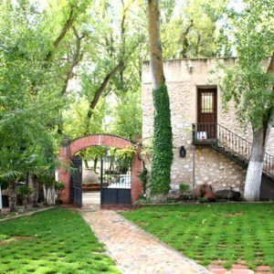 Jardines Hospedería Casas de Luján