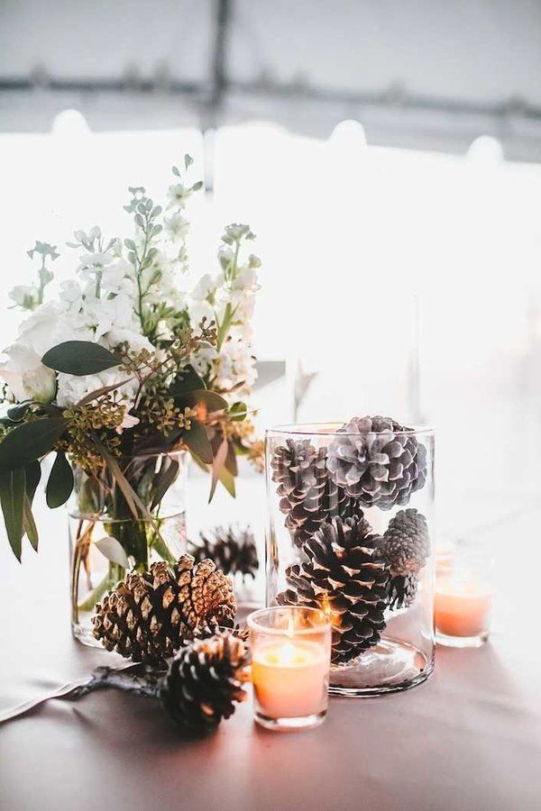 Organiza una boda mágica en invierno-Decoración con piñitas.