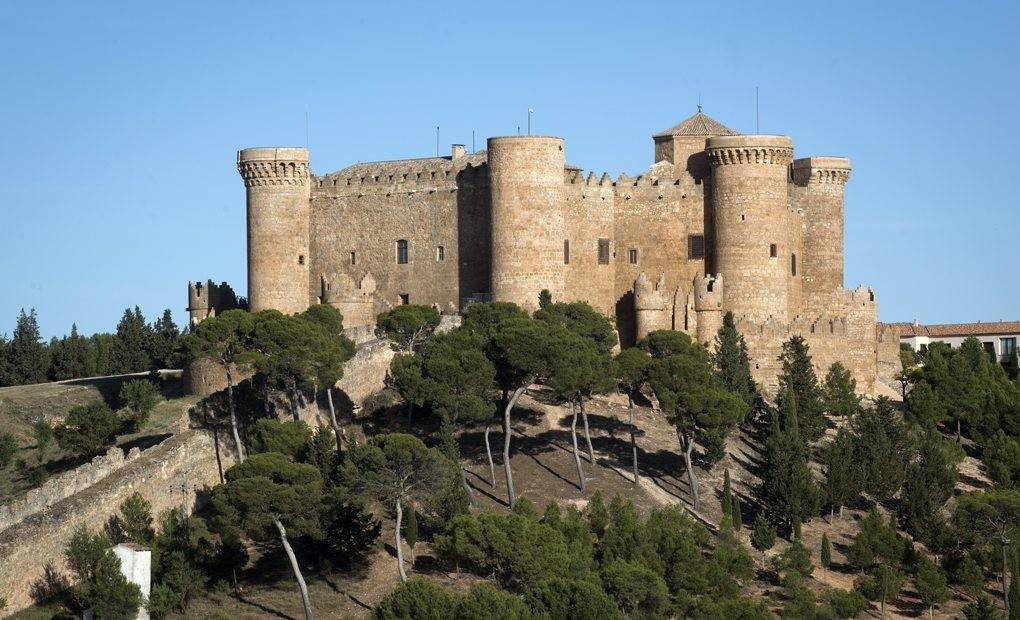Castillo de Belmonte- Casas de Luján - Escápate del calor de verano en Casas de Luján